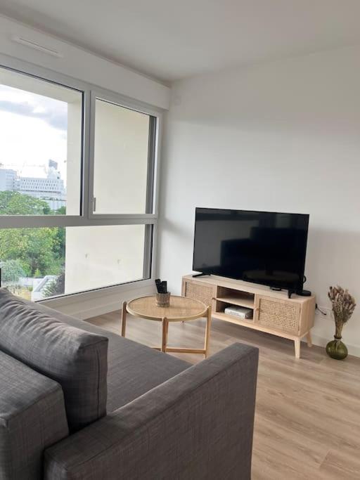 Superbe Appartement Neuf Dans Residence Familiale Aux Portes De Paris Avec Parking Ivry-sur-Seine Exterior foto